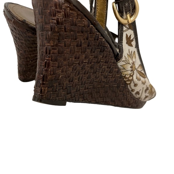 Women’s Wedge Sandals - Picture 2 of 4